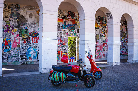 Scooteroma Double Street Vespa Tour